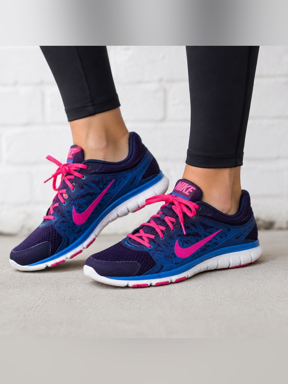 Nike Flex Supreme TR 2 Women’s Size 8 Purple Pink Blue Training Running Shoes